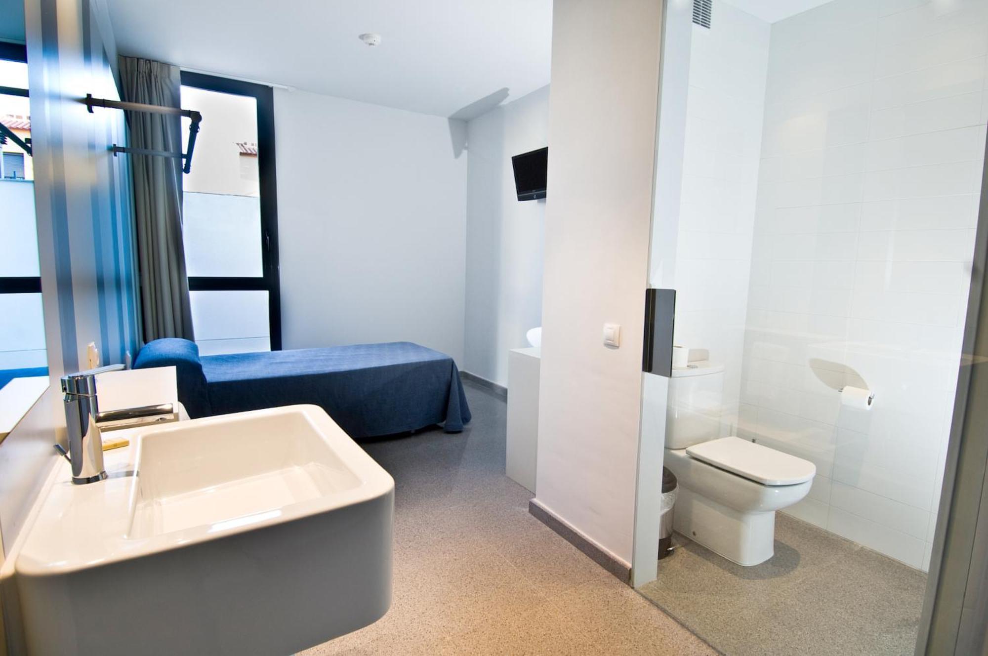 Hostal La Creu Mora d'Ebre Bagian luar foto