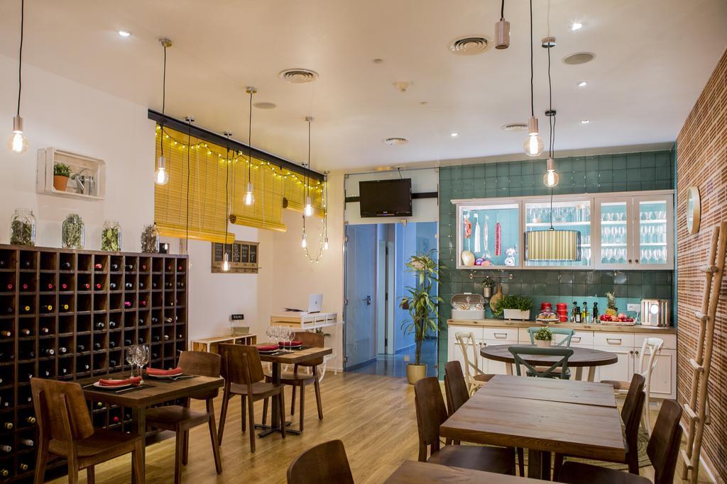 Hostal La Creu Mora d'Ebre Bagian luar foto