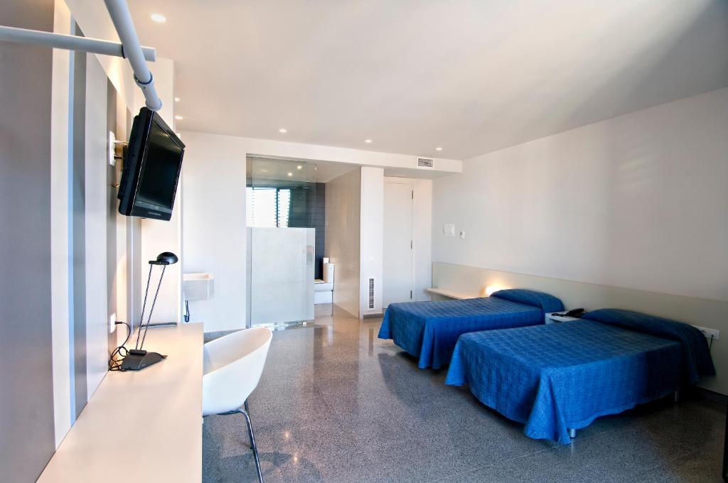 Hostal La Creu Mora d'Ebre Bagian luar foto