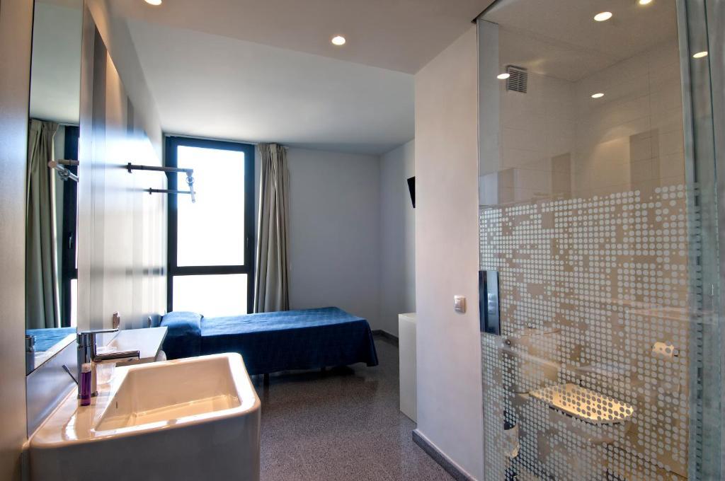Hostal La Creu Mora d'Ebre Bagian luar foto