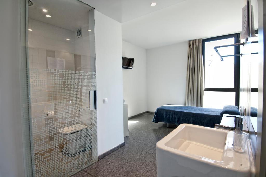 Hostal La Creu Mora d'Ebre Bagian luar foto